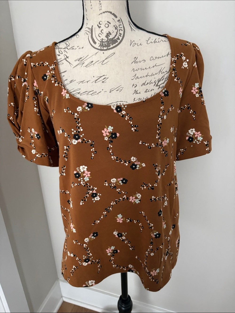 LOFT Large Rust Brown Floral Scoop Neck top
